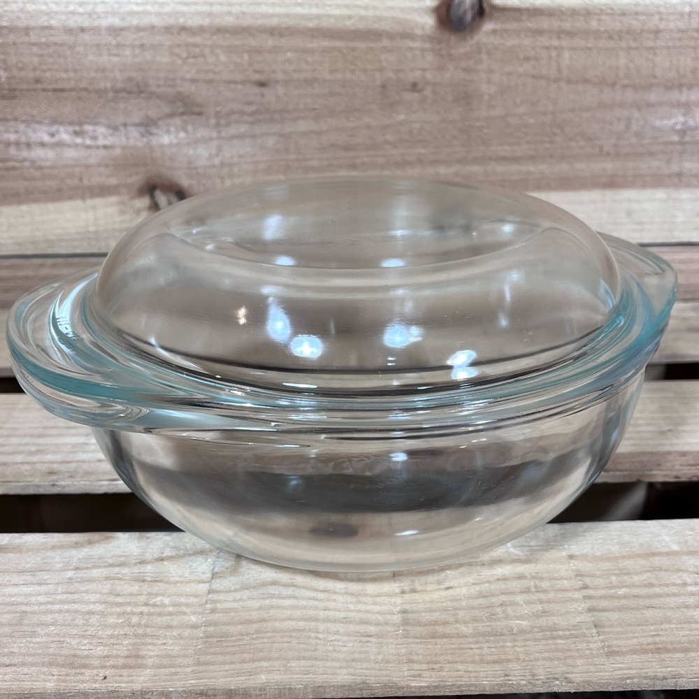 Vintage Pyrex Ovenware Bowl with Lid, 1 1/2 Quart, Clear Made in USA